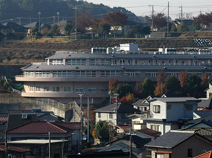 <介護福祉士求人>【介護老人保健施設 ヒューマンライフケア横浜】高卒18万円以上、専門卒19万円以上可能!!マイカー通勤可!残業少なめの働きやすい職場です♪賞与3.4ヶ月!